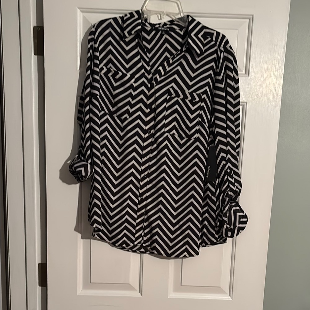Black and White Chevron Women's Top